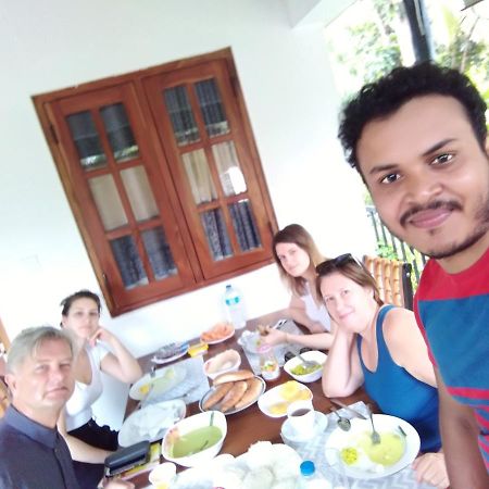 Autumn Home Stay 담불라 외부 사진