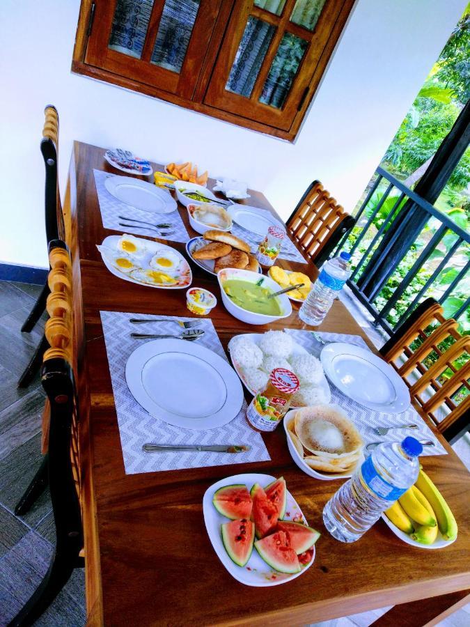 Autumn Home Stay 담불라 외부 사진